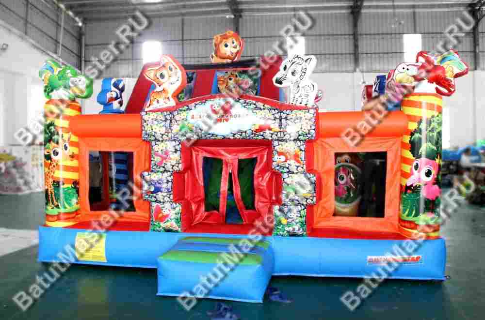 Коммерческий надувной батут "Звериный мир" с горкой и аркой, сетка на входе, 6*5*4 м