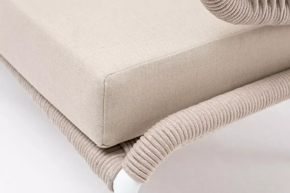 "Милан" диван 3-местный плетеный из роупа, каркас алюминий белый муар, роуп бежевый круглый, ткань бежевая 052