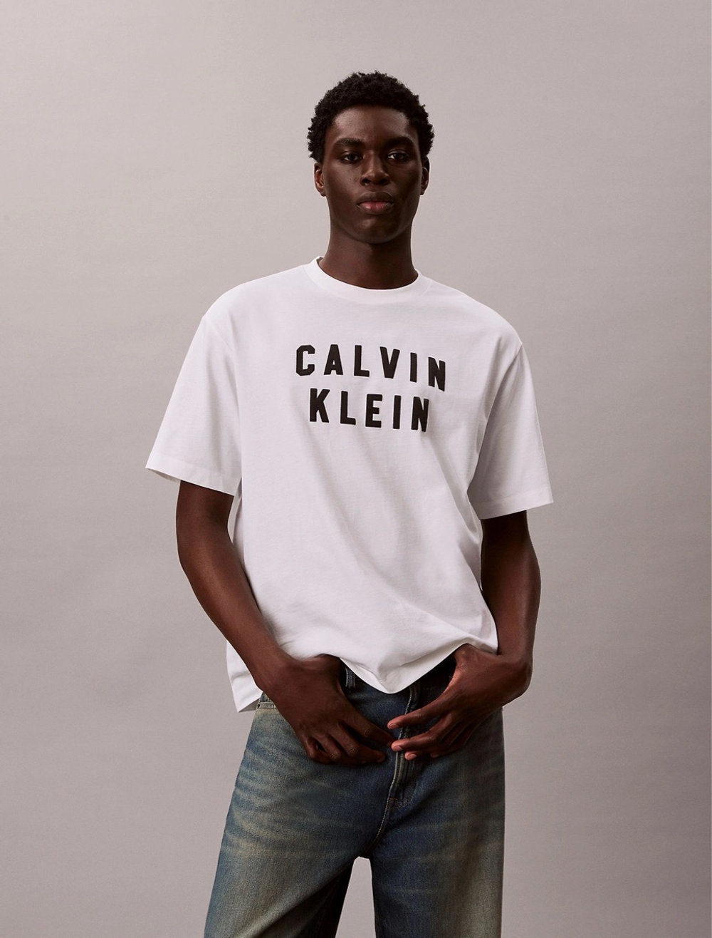 Футболка Calvin Klein Varsity Logo Graphic Relaxed T-Shirt Bright White