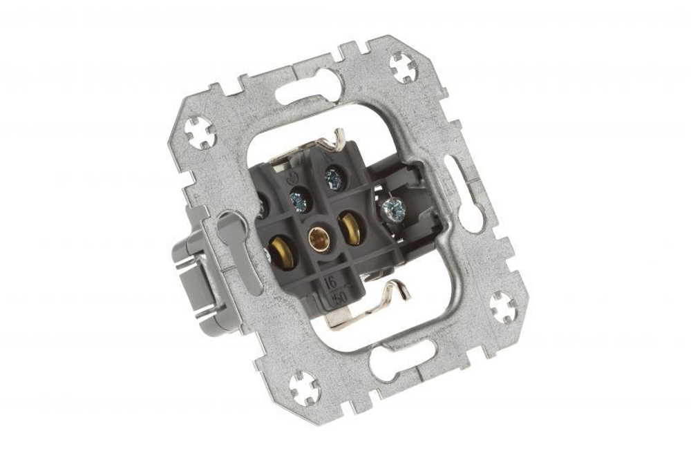 Розетка с/з + мон.пруж с крышкой IP44 IKL 16-208-01 E/Mt серебро