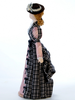 Кукла коллекционная в дневном женском костюме нач. 20 века