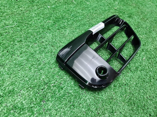 Решетка переднего бампера правая BMW X1 F48 15-19
