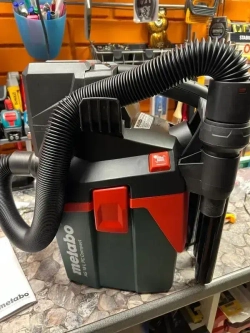 Строительный пылесос 18 л, 300 Вт