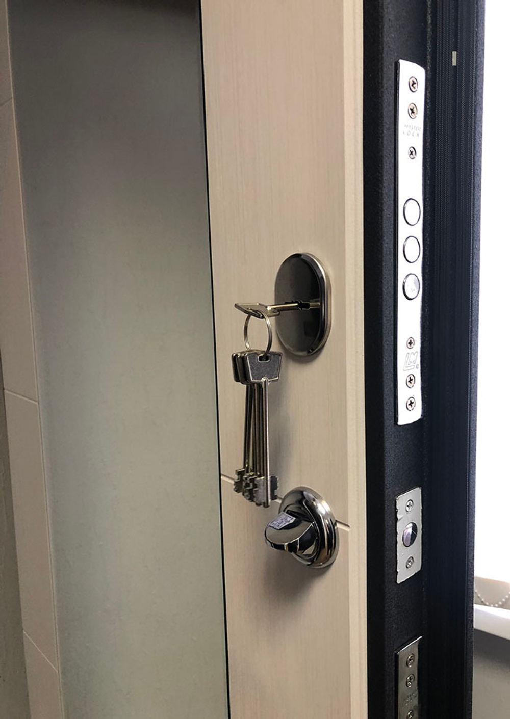 Форпост Эверест Зеркало