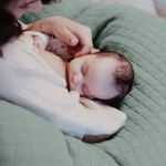 Подушка для кормления BEABA Big Flopsy зеленая