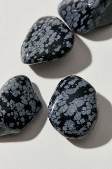 Снежный обсидиан галтовка