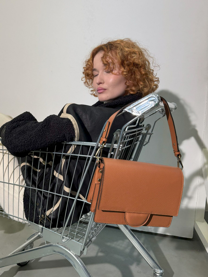 Сумка кожаная Deboro 30574 коричневый камень