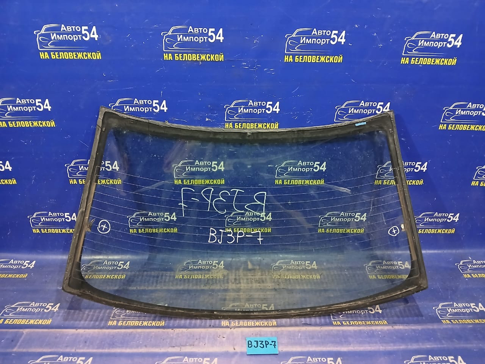 Стекло заднее MAZDA FAMILIA 2001