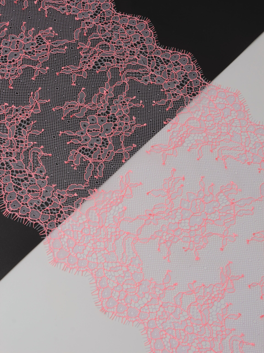 Кружево шантильи орхидея с коралловым неэластичное ширина 22 см ОТРЕЗ 1 м