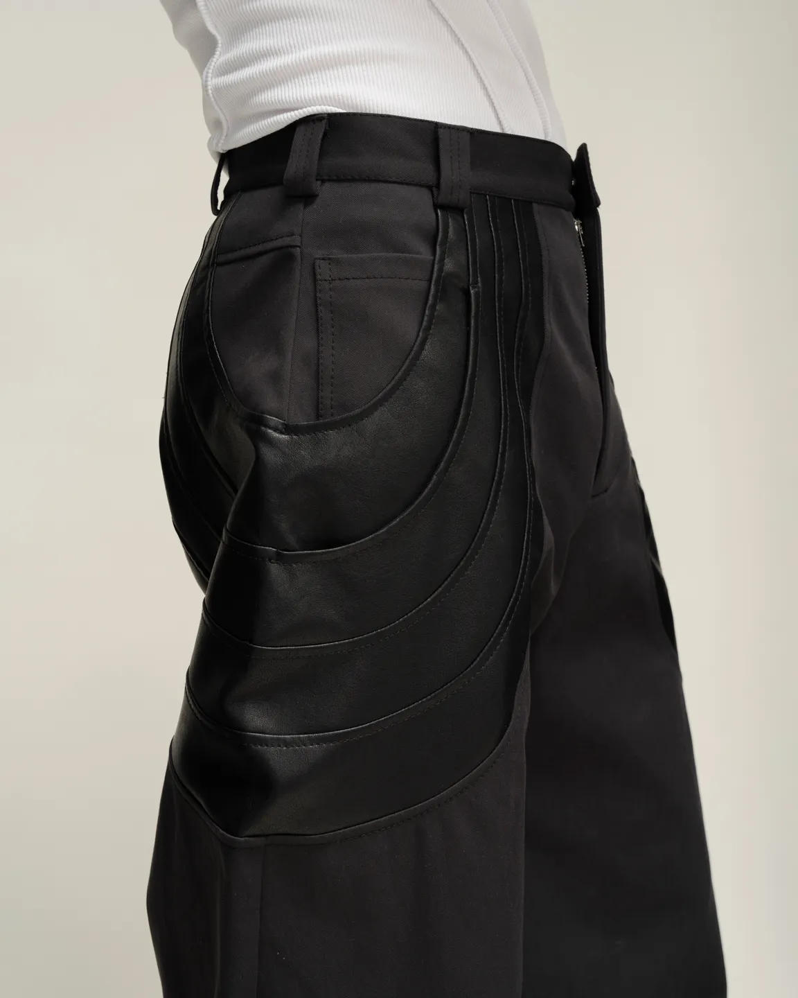 Черные брюки 