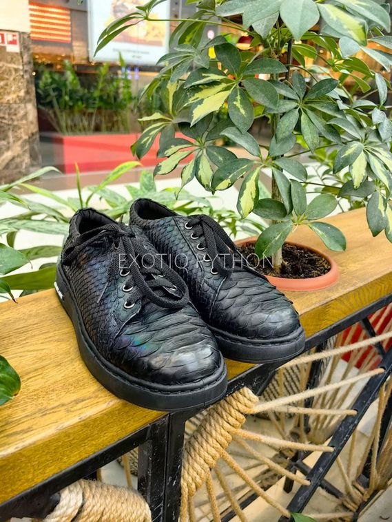 Женские кроссовки из кожи питона SH-190