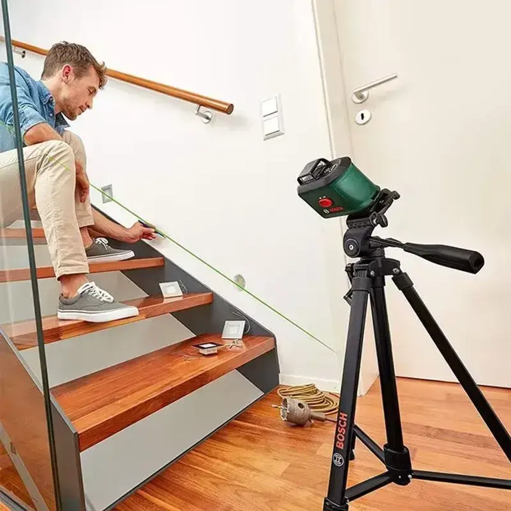 Штатив BOSCH BT150 для лазерного уровня с шарниром 1/4 дюйма