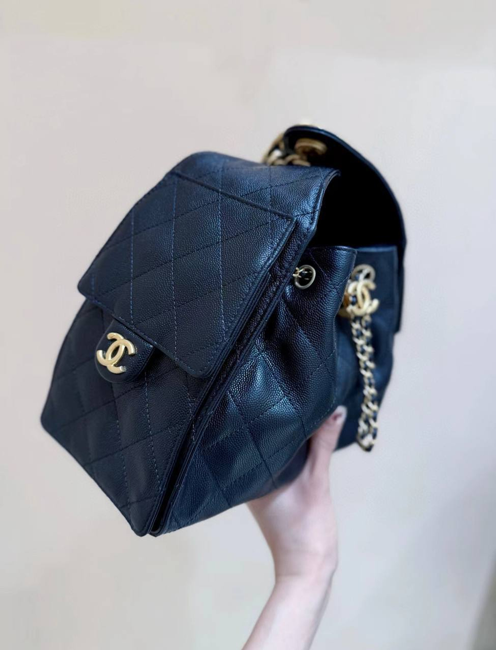 Черная сумка Chanel 25 Small HANDBAG в зернистой коже