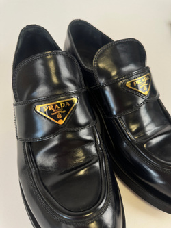 Лоферы Prada