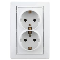 Розетка Intro Plano 1-205-01 с заземлением двойная 2X2P+E Schuko, 16А-250В, IP20, СУ, белый | Intro Plano Белый