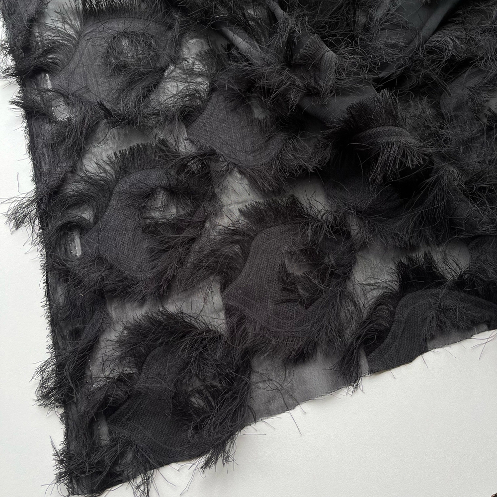 Шифон Черный изящный павлин