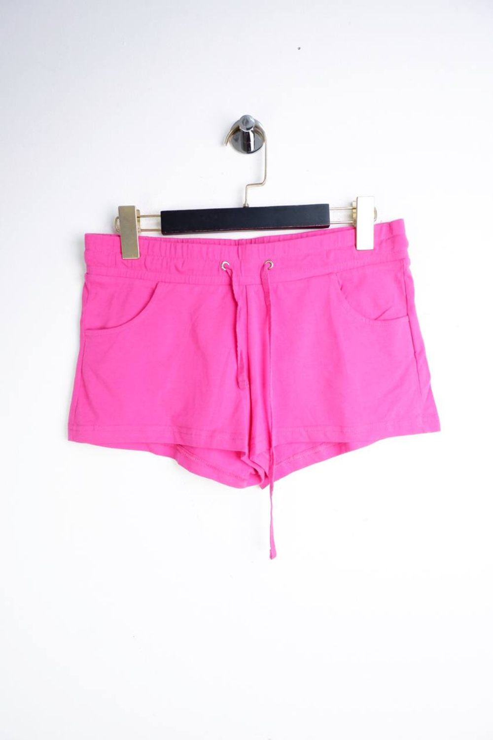 Шорты Incity яркого цвета, визуально на 46 размер