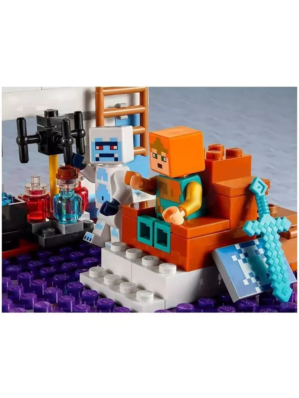 Конструктор Майнкрафт Ледяной замок 530 деталей
