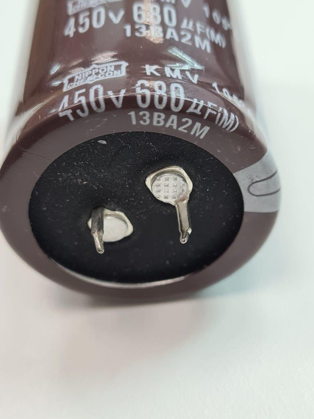 Конденсатор 680uF 450V