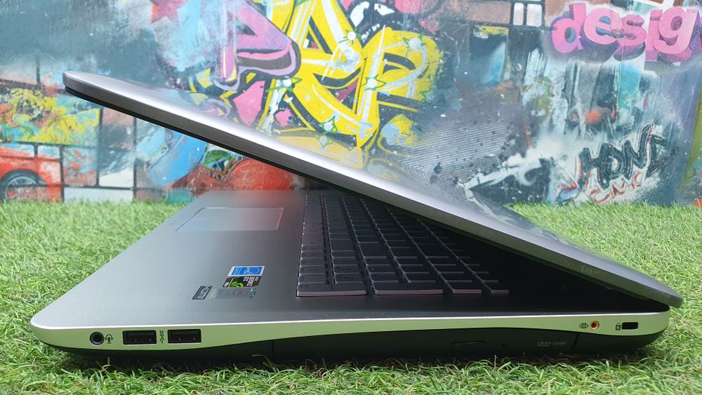 Ноутбук 17" ASUS i7/8 Gb/GTX950M 4GB/FHD/  N751JX-T7113H (90NB0842-M01260)