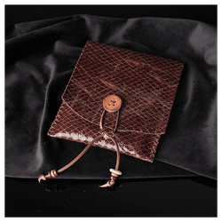 Кожаная обложка на паспорт «Рысь»