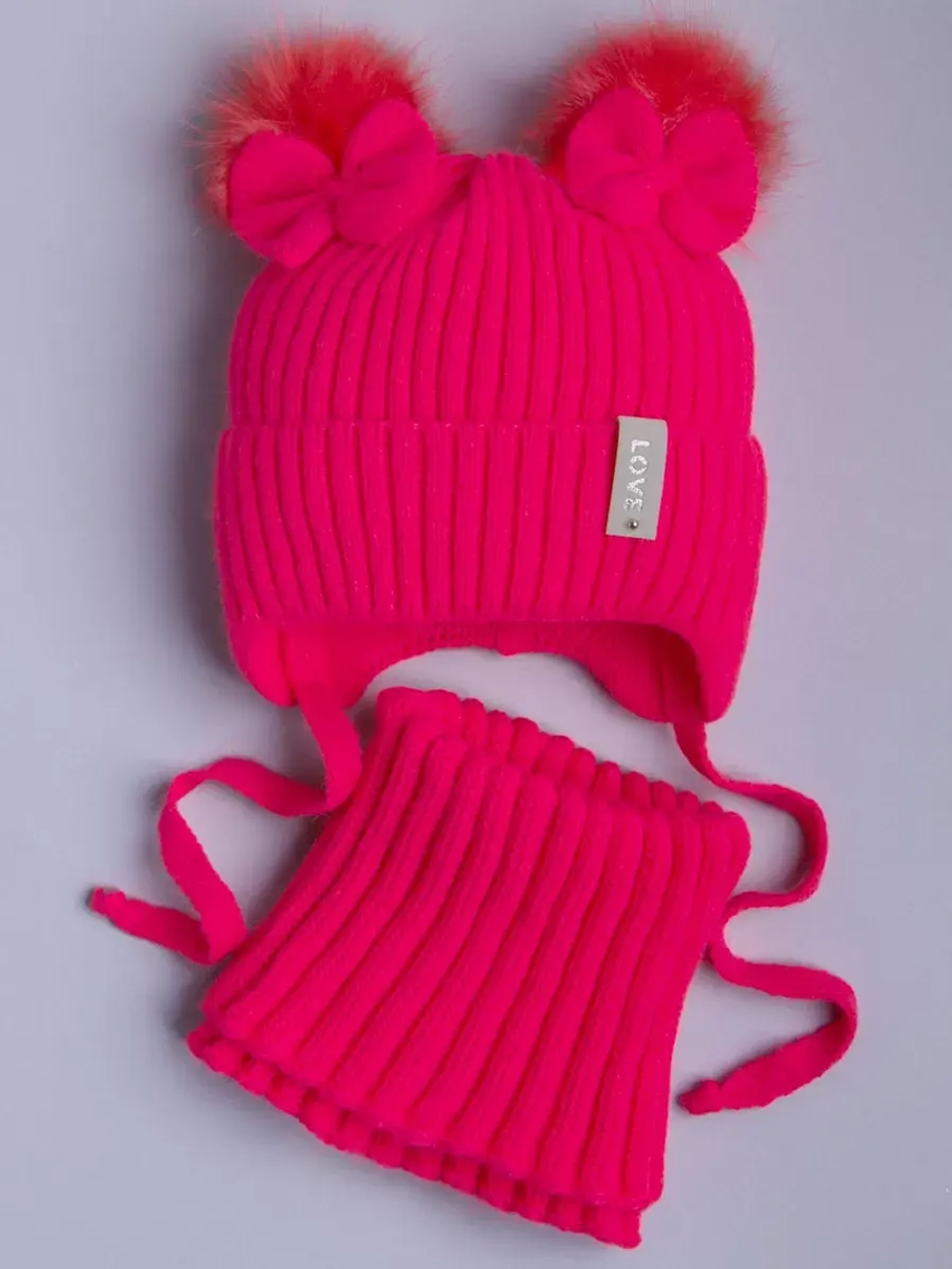 Шапка зимняя вязаная и снуд