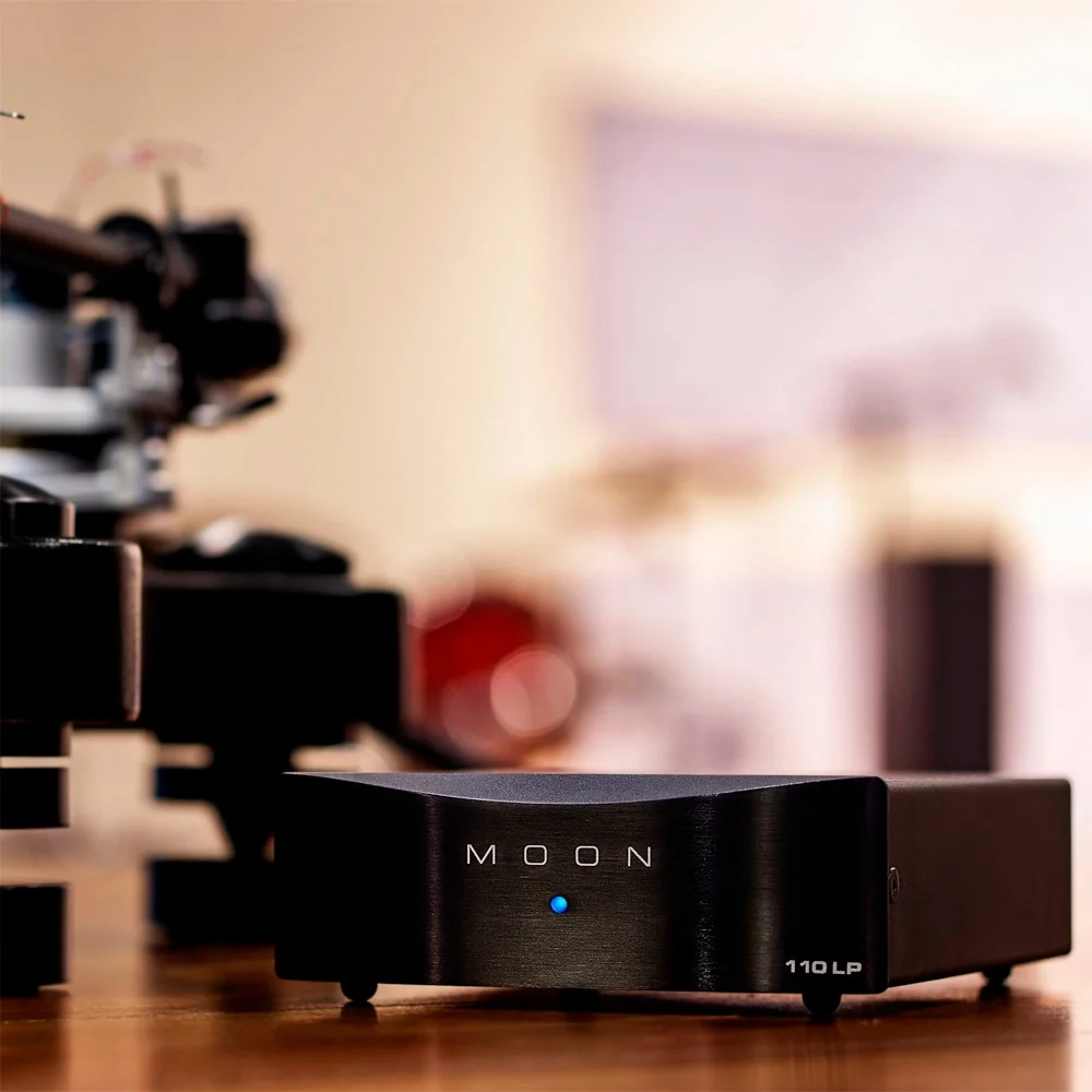 Moon by Simaudio 110LP v2 — фонокорректор для MM/MC картриджей
