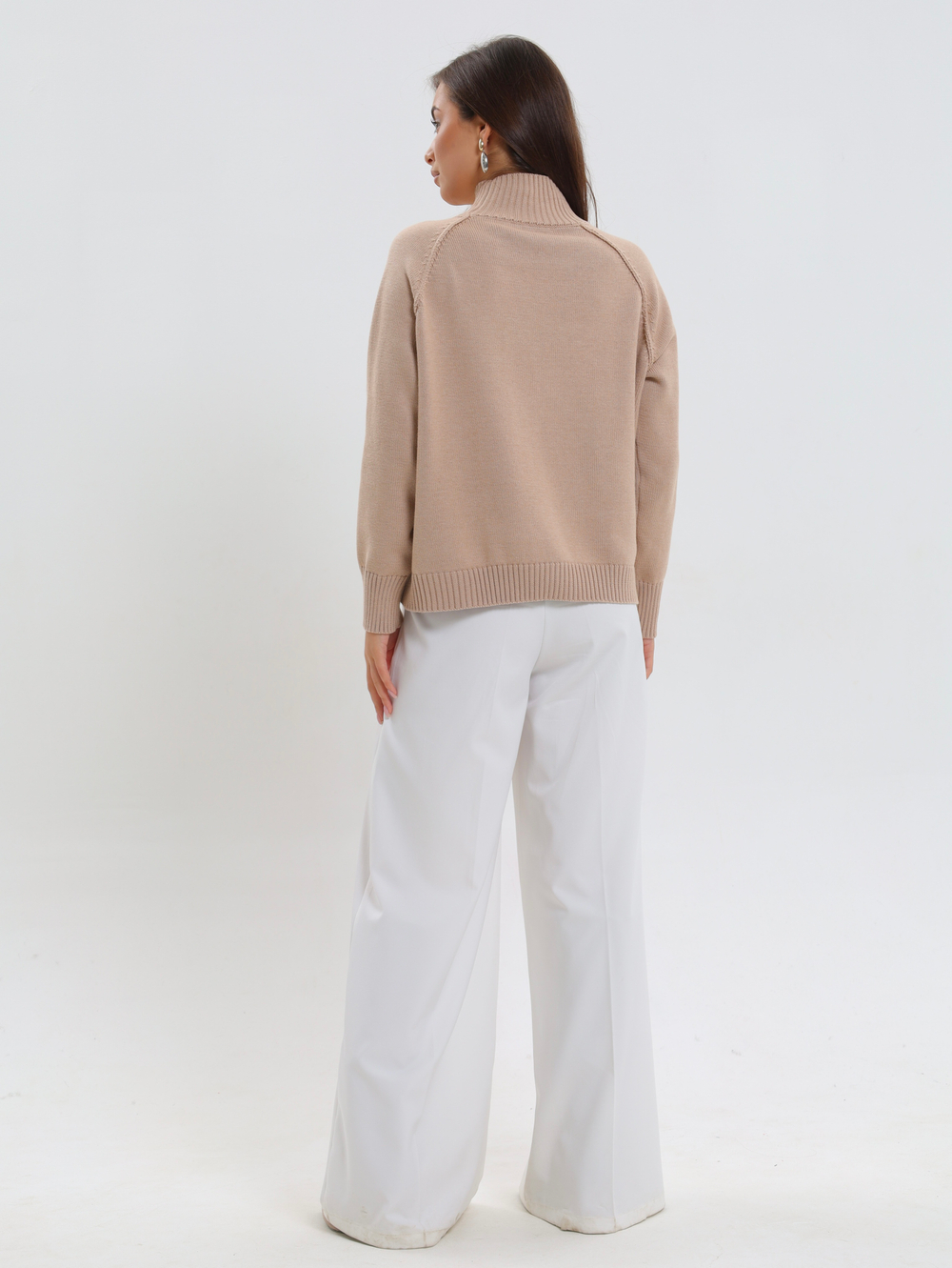 Вязаный свитер без разрезов