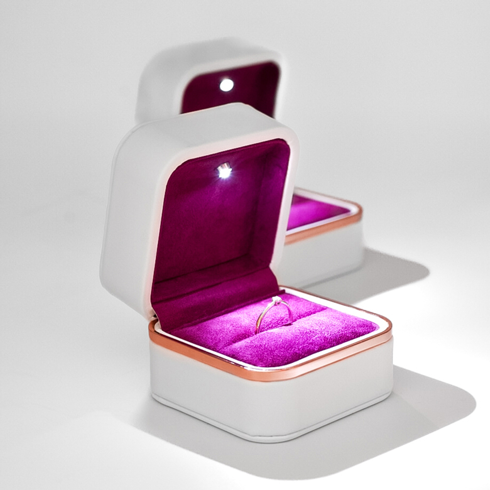 Футляр с подсветкой с кантом «Северное сияние. Влечение» под кольцо