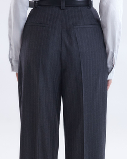 Брюки в полоску из шерсти Лоро Пиана темно-серый