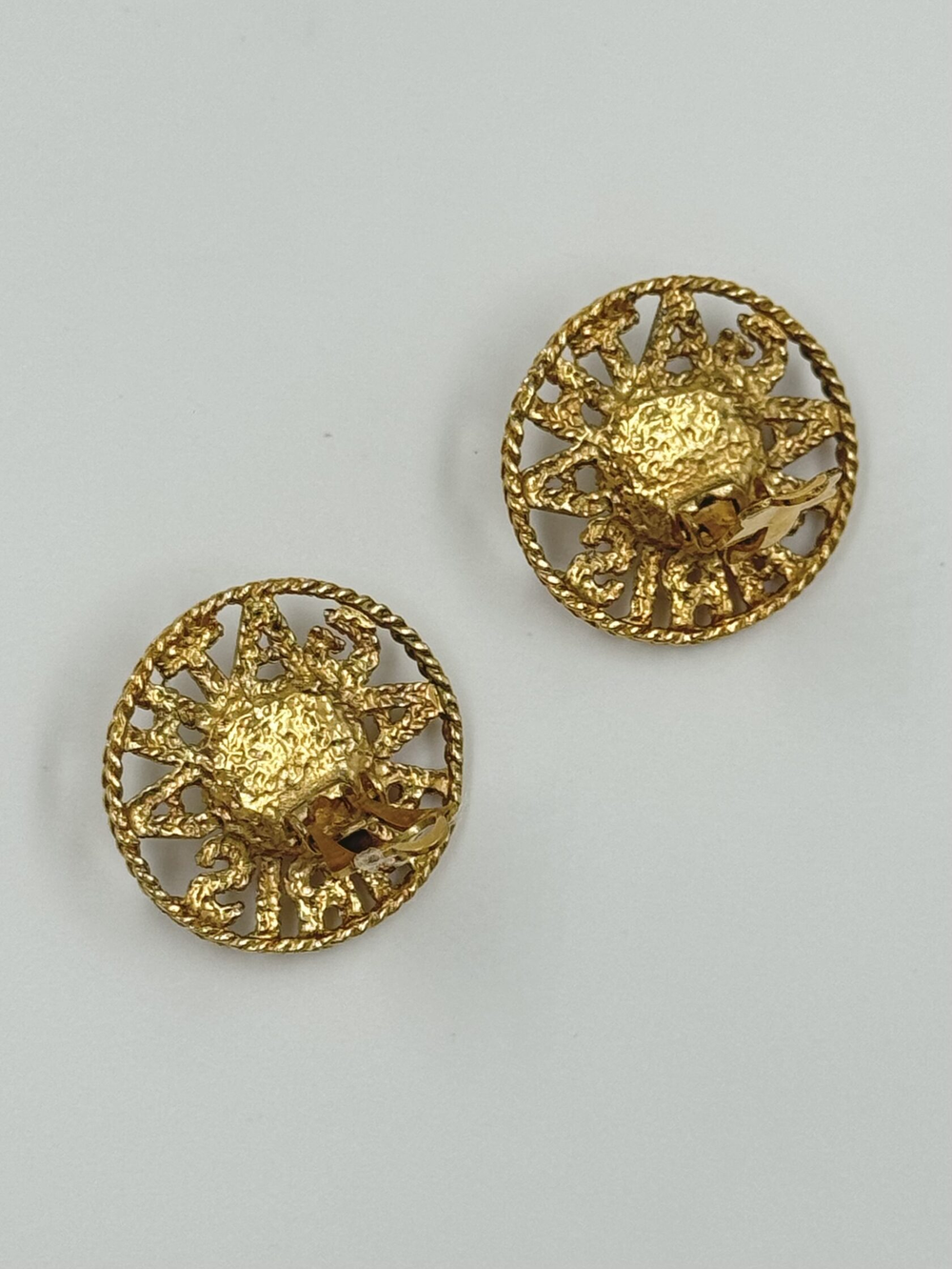 Клипсы ажурные с «жемчугом» Agatha Paris