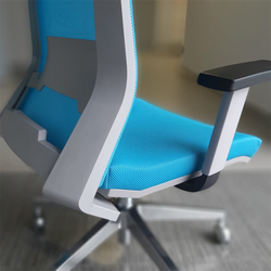 Light операторское кресло на пятилучие