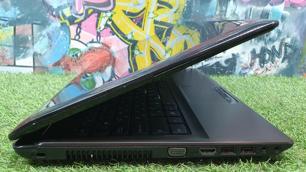 Ноутбук Asus i3/3 Gb