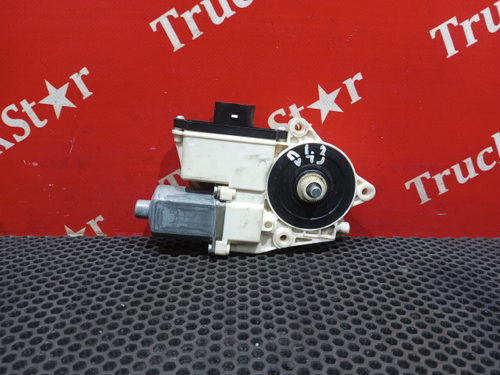 Моторчик стеклоподъемника левый 2018г