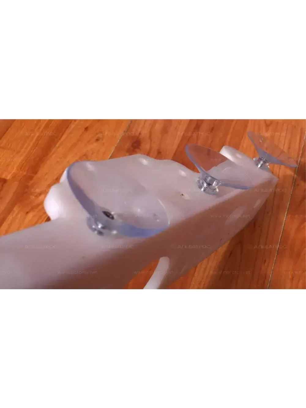 Полка универсальная для аксессуаров на присосках