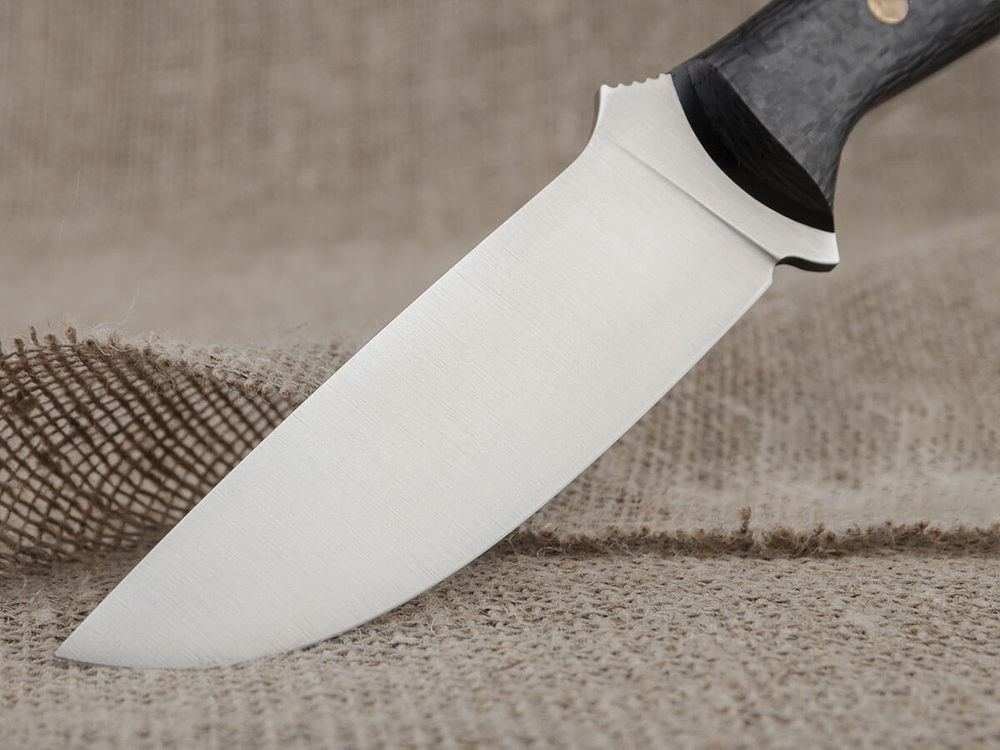 Нож для бушкрафта "Форест", сталь VG-10/Elmax, рукоять карбон (черный спейсер)