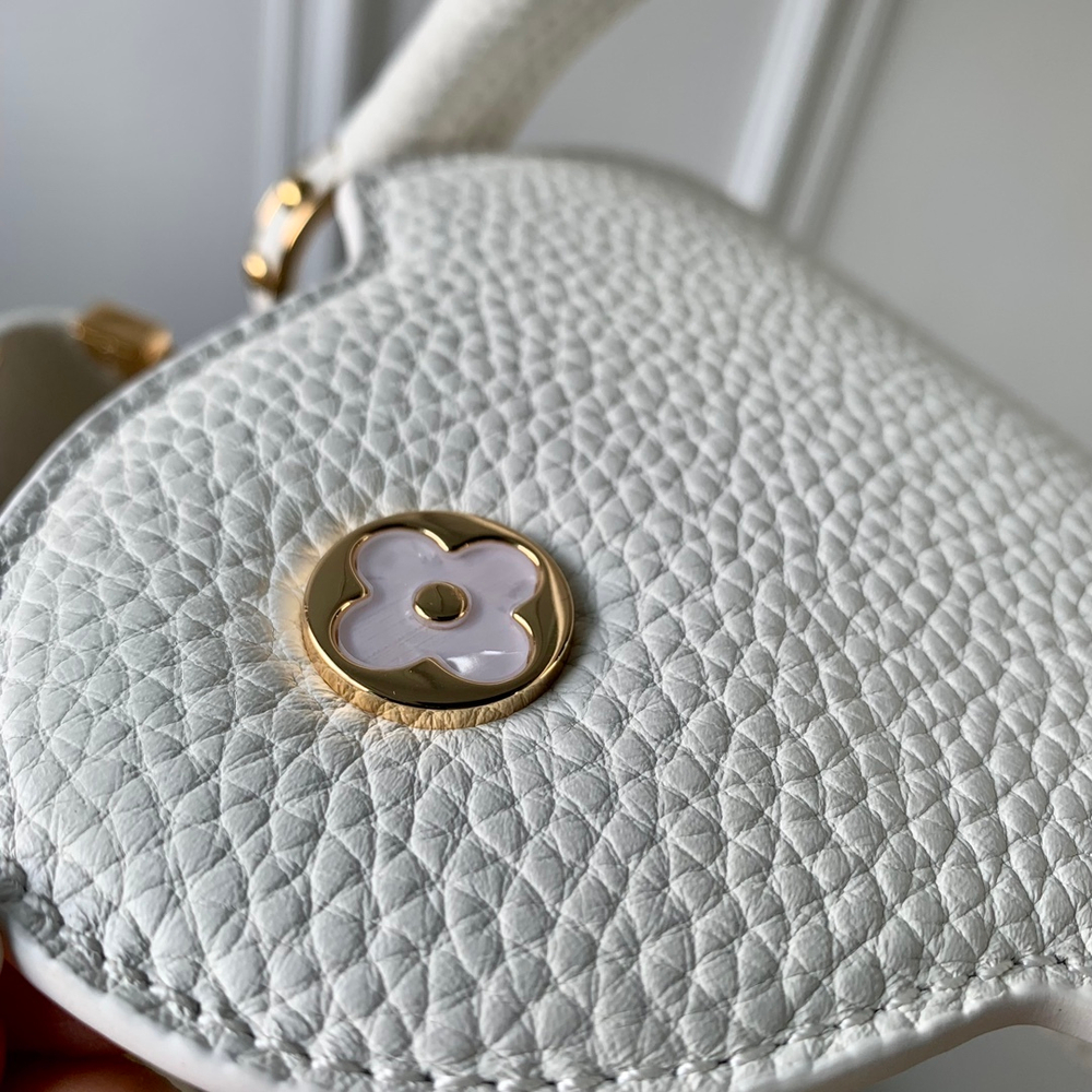 Louis Vuitton Capucines BB