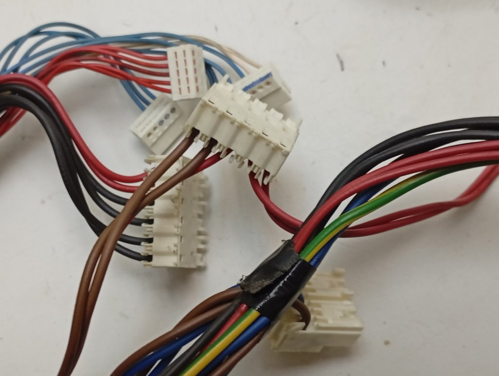 WMUF5050 кт42 Проводка стиральной машины Hotpoint-Ariston 16002571404 б/у