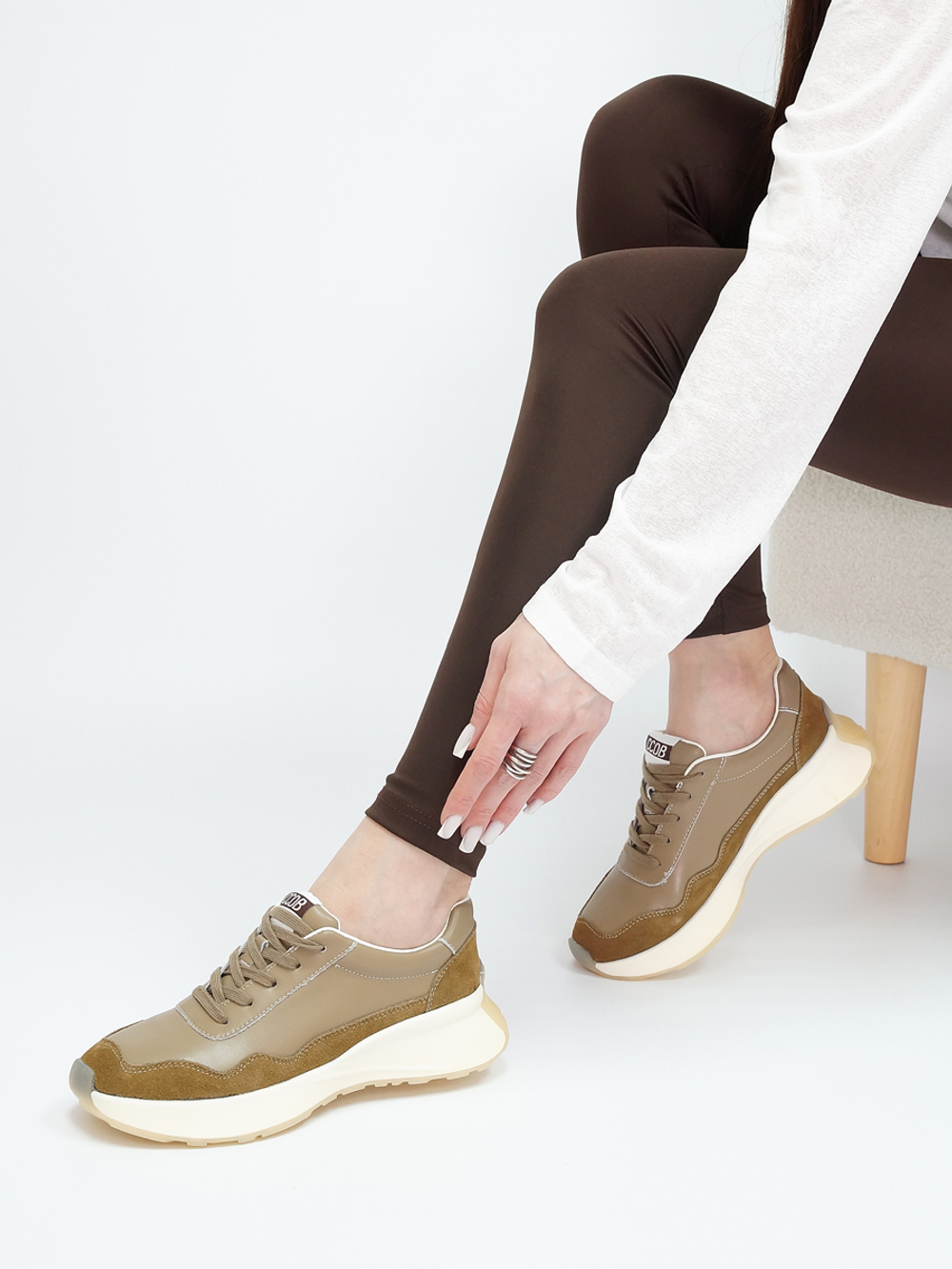 Кроссовки женские демисезонные