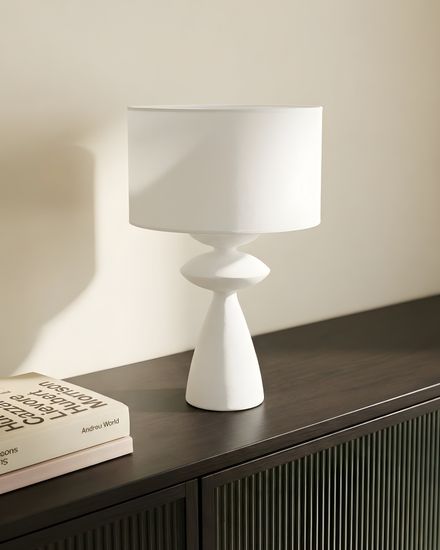 Белая настольная лампа “Анза”