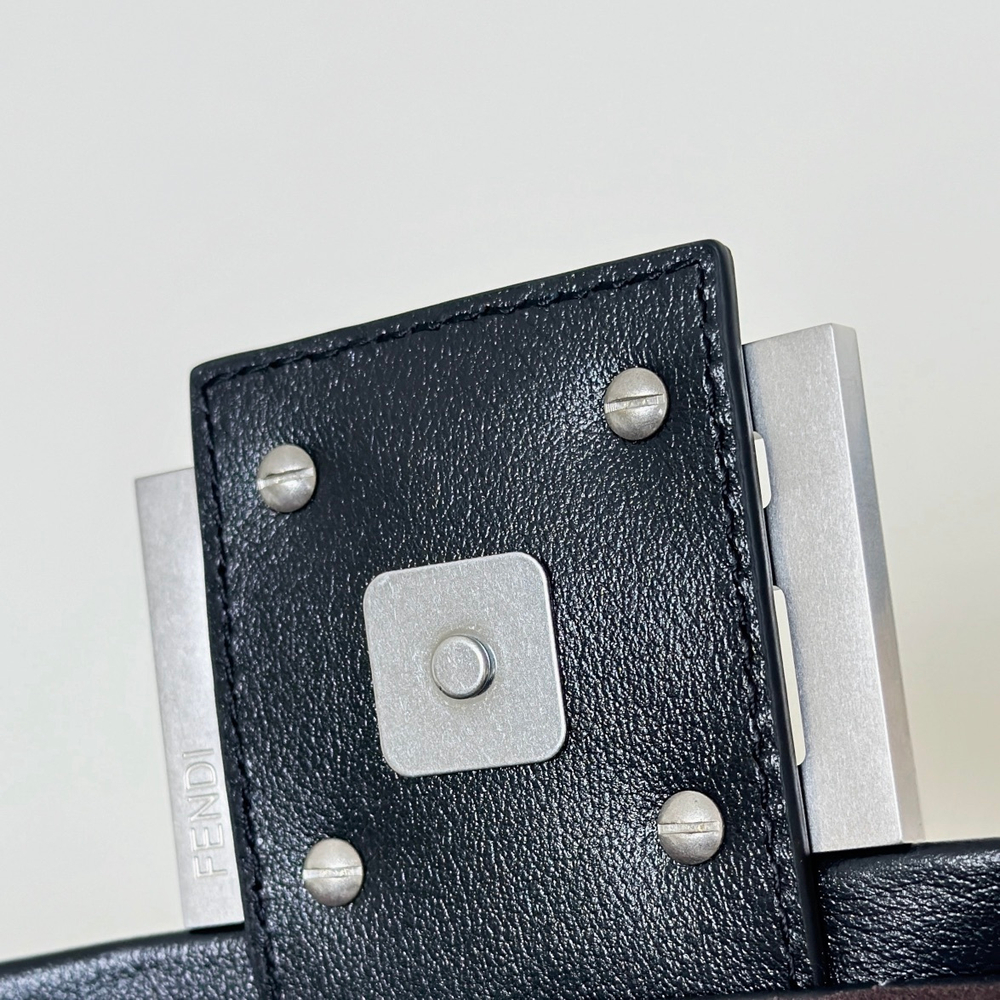 Fendi Baguette Chain Large 38 cm