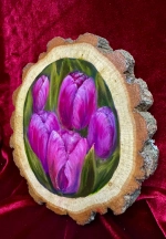 Тюльпаны - картина маслом на срезе дуба с корой | Художница Ольга Ефимова