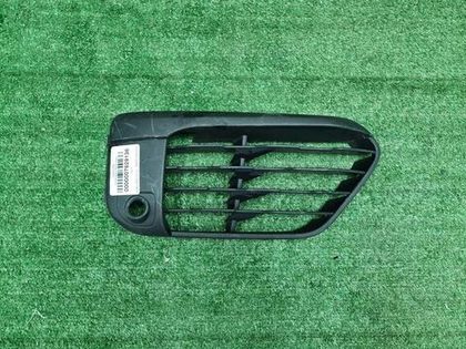 Решетка переднего бампера правая BMW X1 F48 15-19