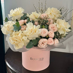 Авторская композиция с изысканными французскими розами