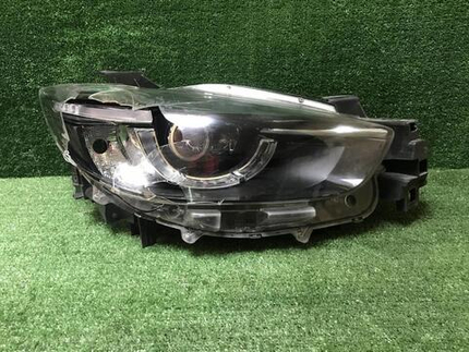 Битая Фара правая Mazda CX-5 1 (2015-2017) LED
