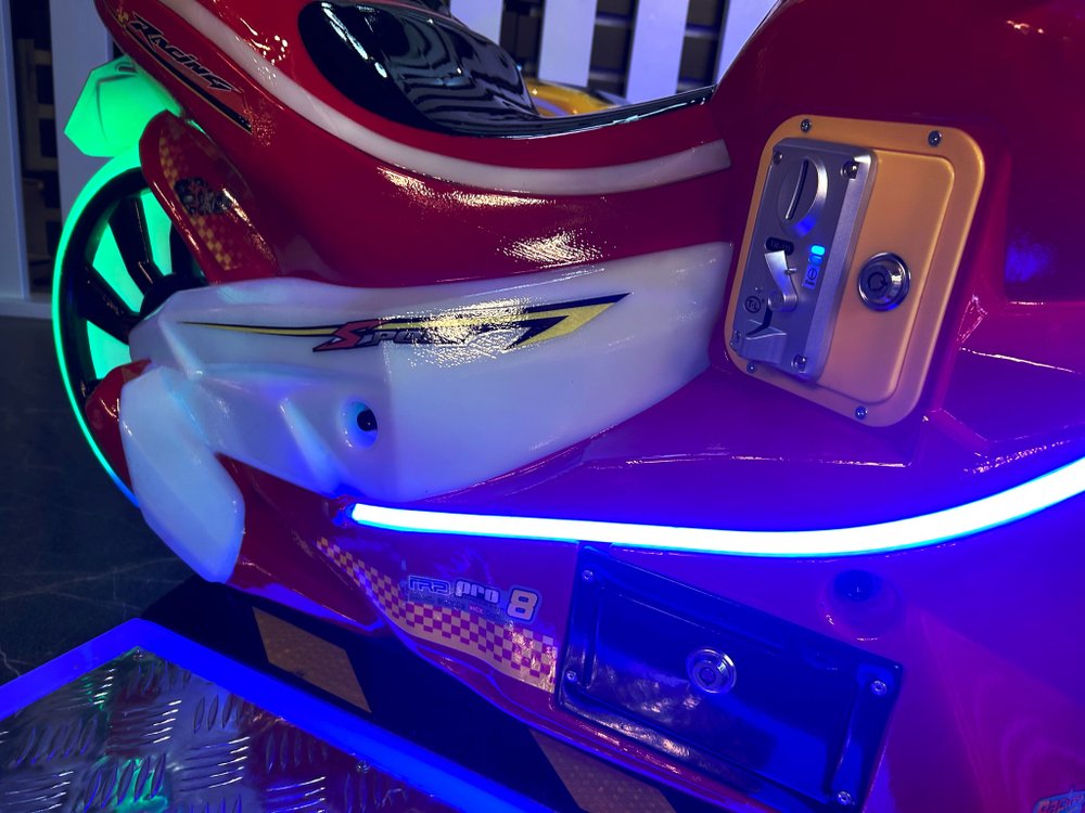 Детский игровой автомат «Безумные мотогонки»