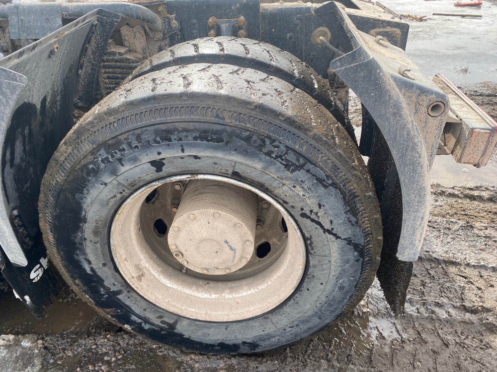 Shacman (Shaanxi) SX* 6x4 Седельный тягач SX42584V324 (Дизельный, 11,6 л, 423 л.с., МТ)