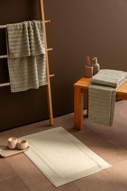 Коврик для ванной с фактурным бортиком мятного цвета из коллекции Essential, 50x80 см