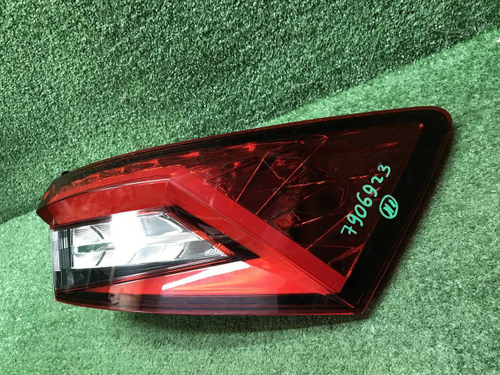 Фонарь правый внешний Skoda Kodiaq (2016-2022) LED