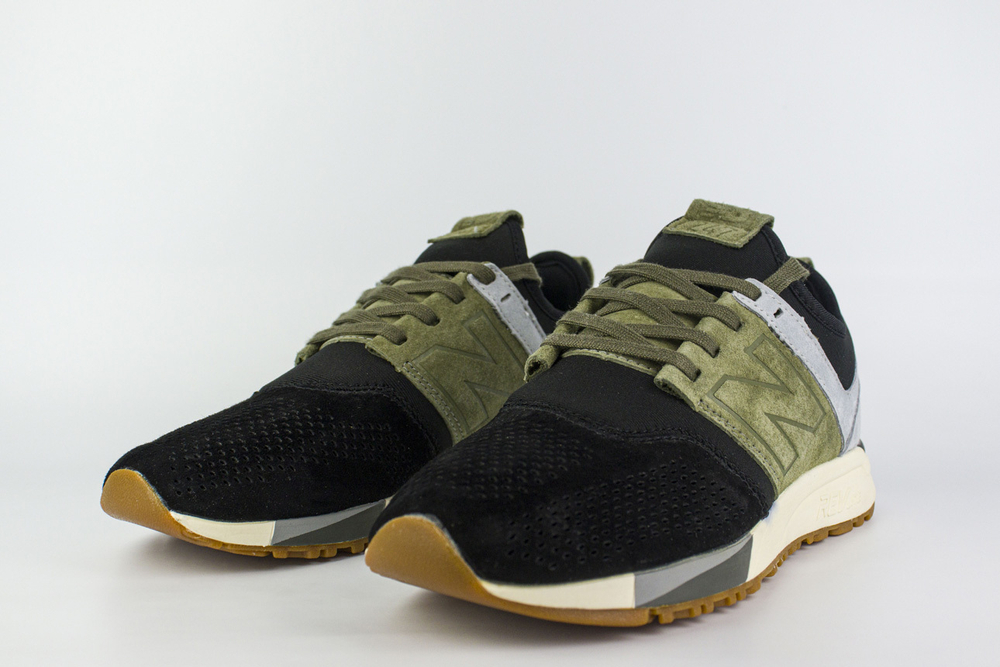 Кроссовки New Balance 247 Wmns Suede